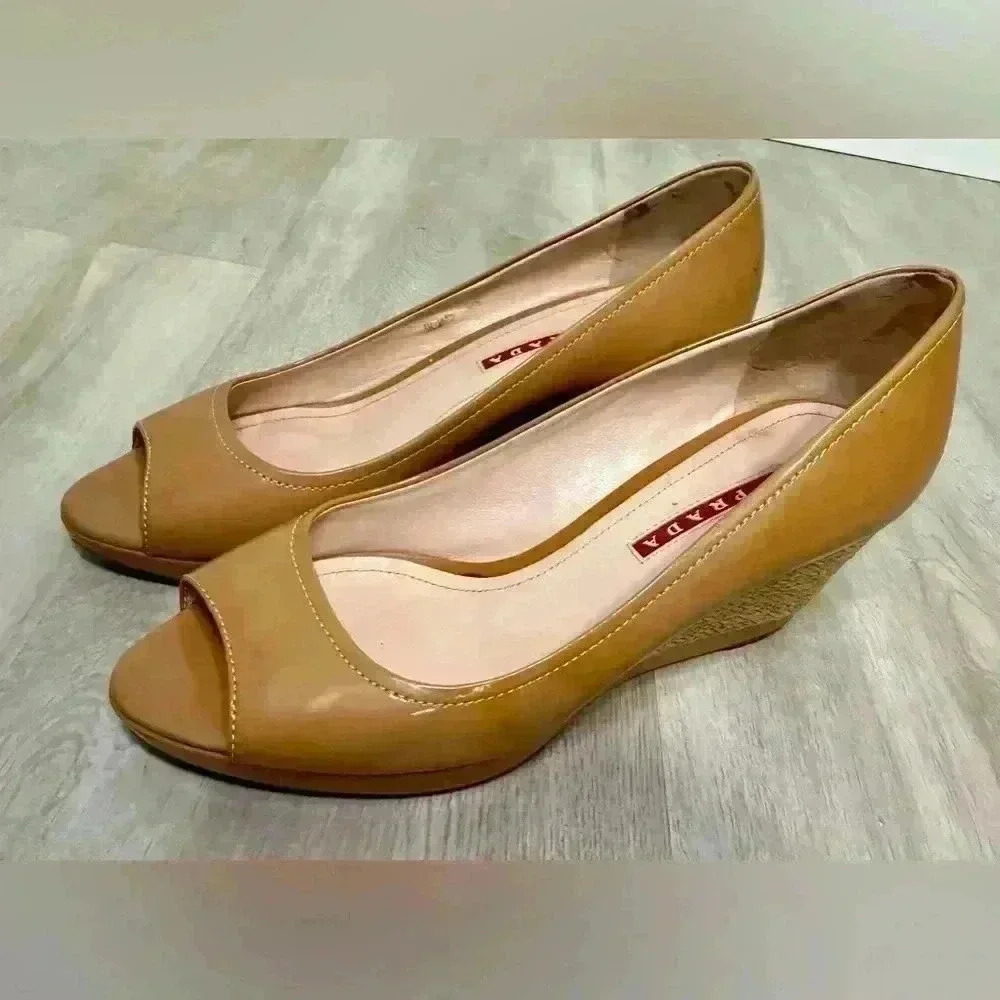 Prada Peep Toe Wedge Espadrille Heels Tan Patent Leather Size 37.5 us 7